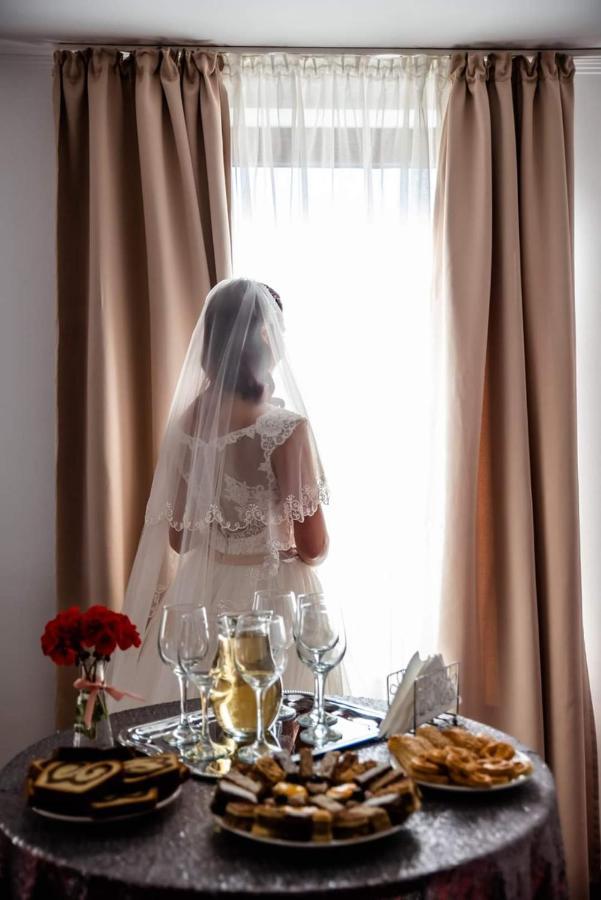 Hotel Dennis Medias Ngoại thất bức ảnh