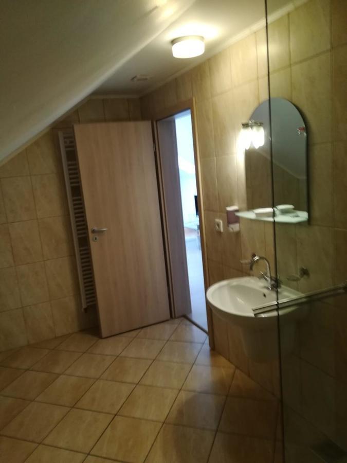 Hotel Dennis Medias Ngoại thất bức ảnh