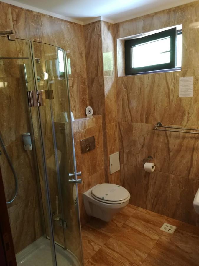 Hotel Dennis Medias Ngoại thất bức ảnh