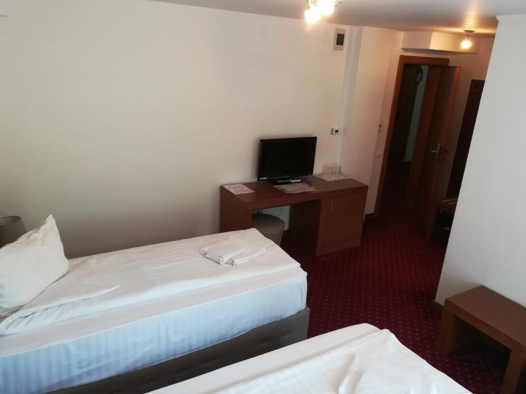 Hotel Dennis Medias Ngoại thất bức ảnh