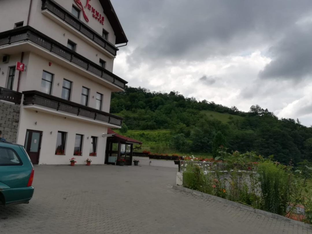 Hotel Dennis Medias Ngoại thất bức ảnh