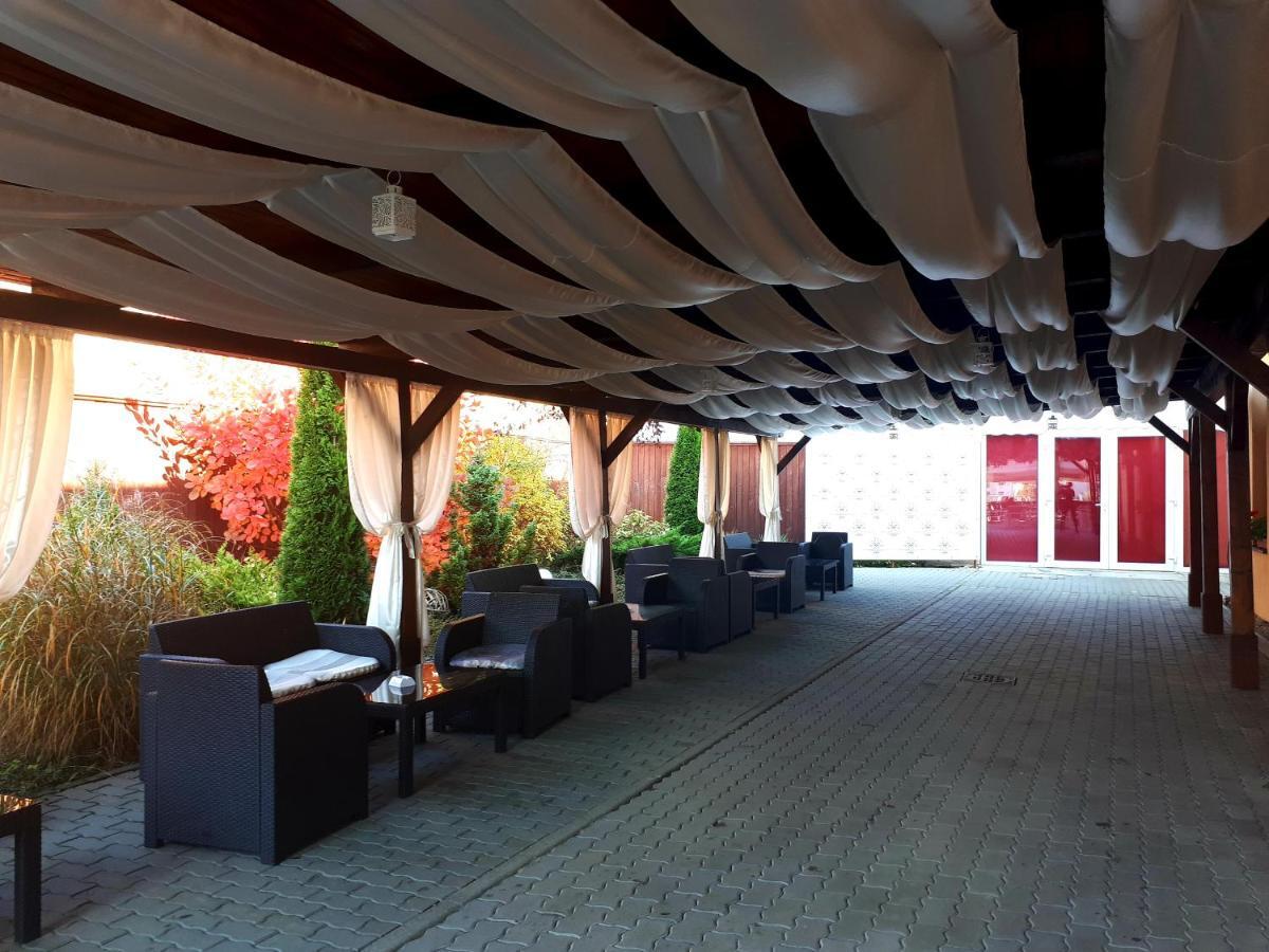 Hotel Dennis Medias Ngoại thất bức ảnh